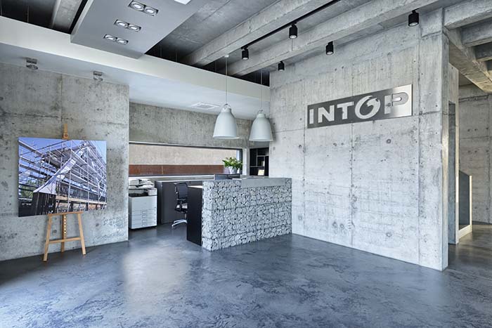 Sesja fotograficzna budynku firmy Intop do portfolio architekta JMSA